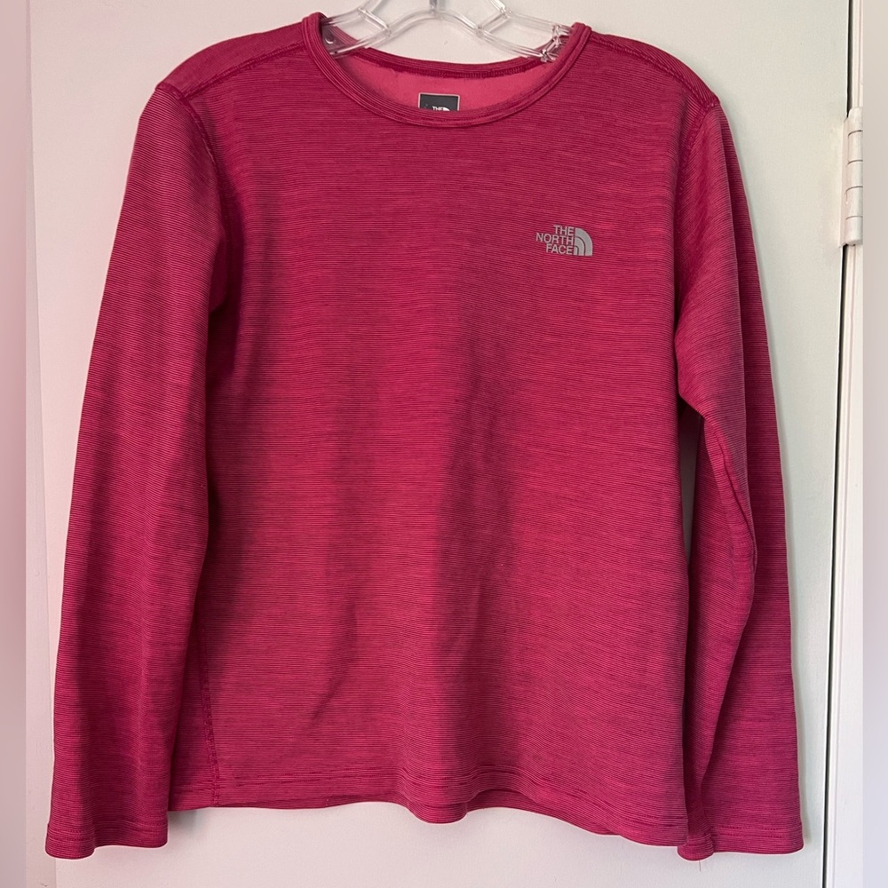 Girls North Face pink long sleeve top. Size XL(18)